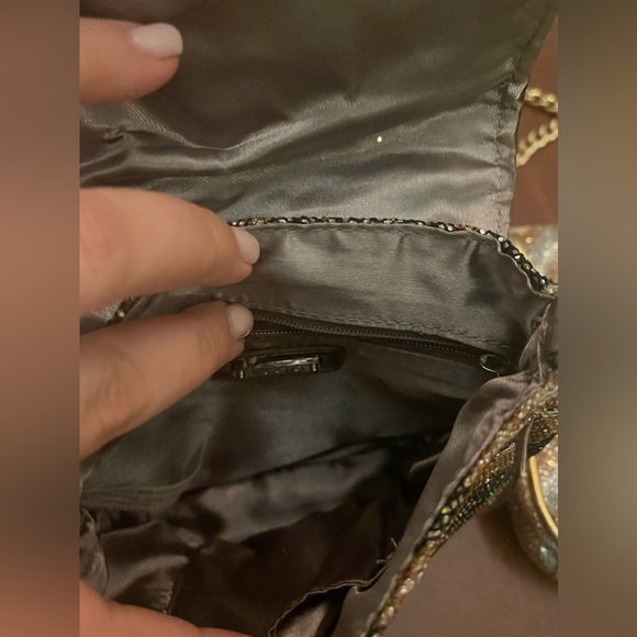 ALDO sparkly purses (2) one gold bag & one silver bag fantastic shape Circa 2009 - Picture 16 of 16